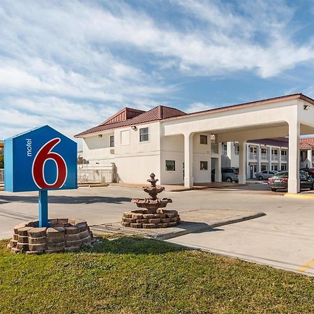 Motel 6-San Marcos, Tx - North Εξωτερικό φωτογραφία