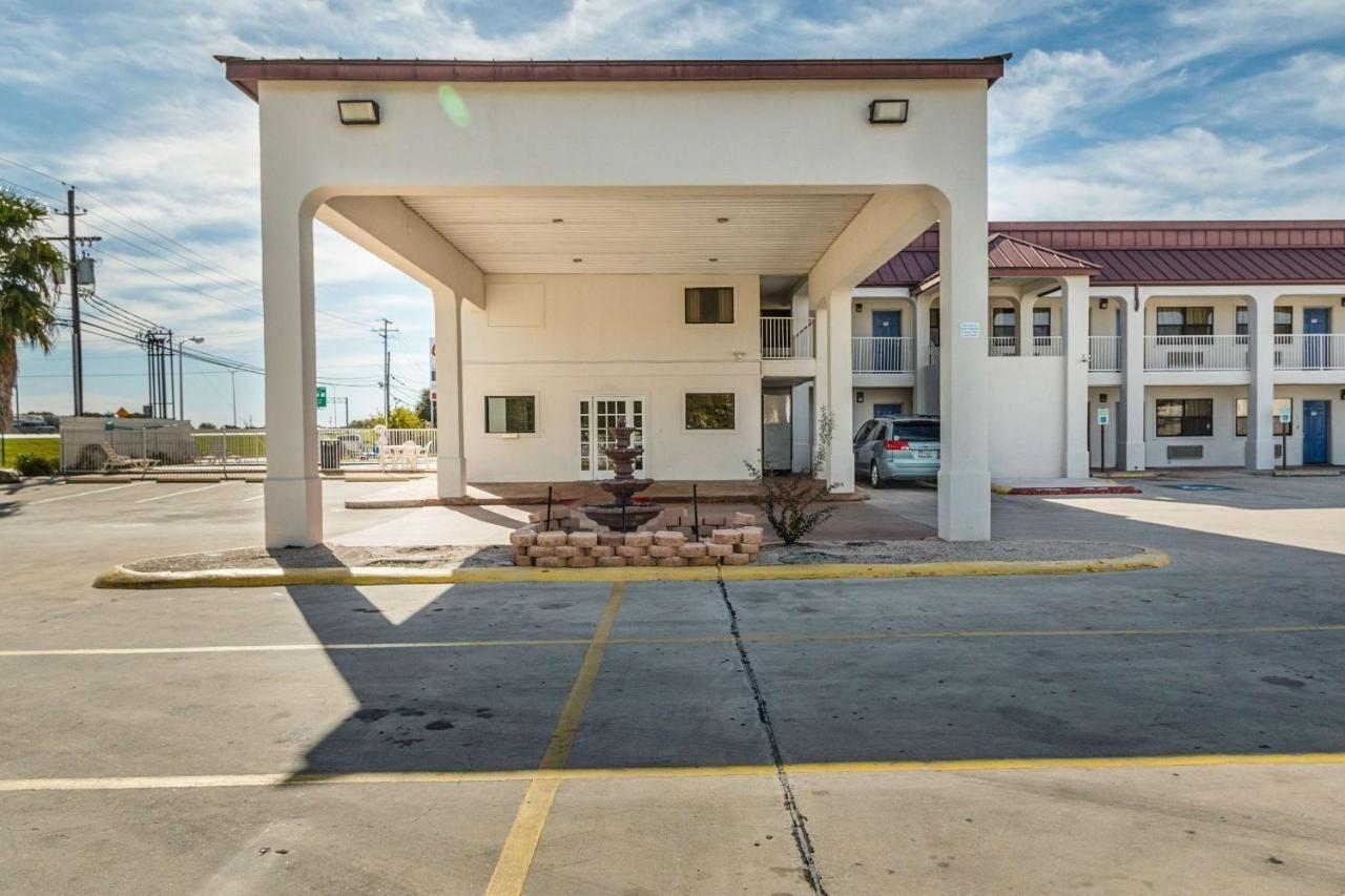 Motel 6-San Marcos, Tx - North Εξωτερικό φωτογραφία