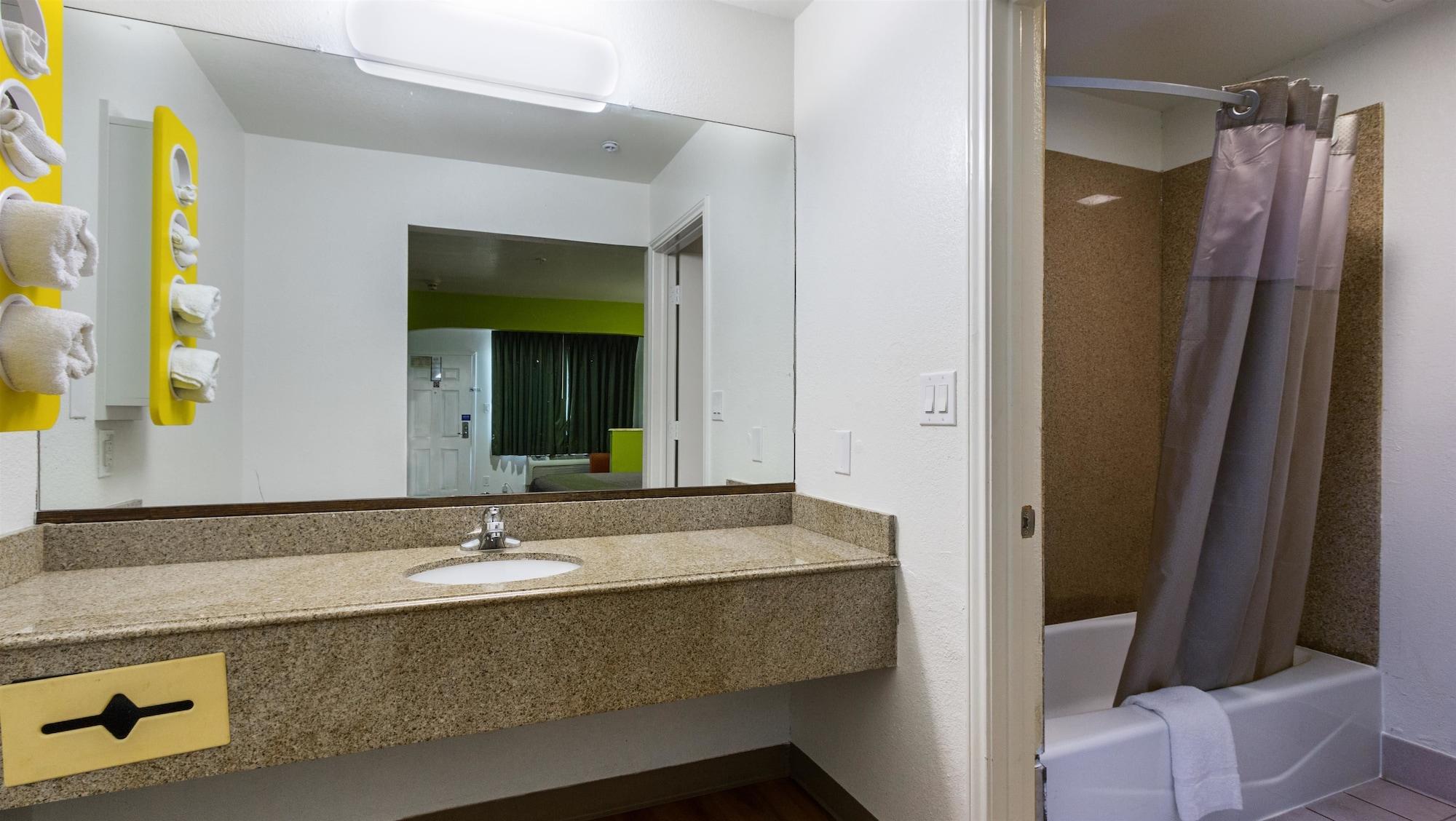 Motel 6-San Marcos, Tx - North Εξωτερικό φωτογραφία