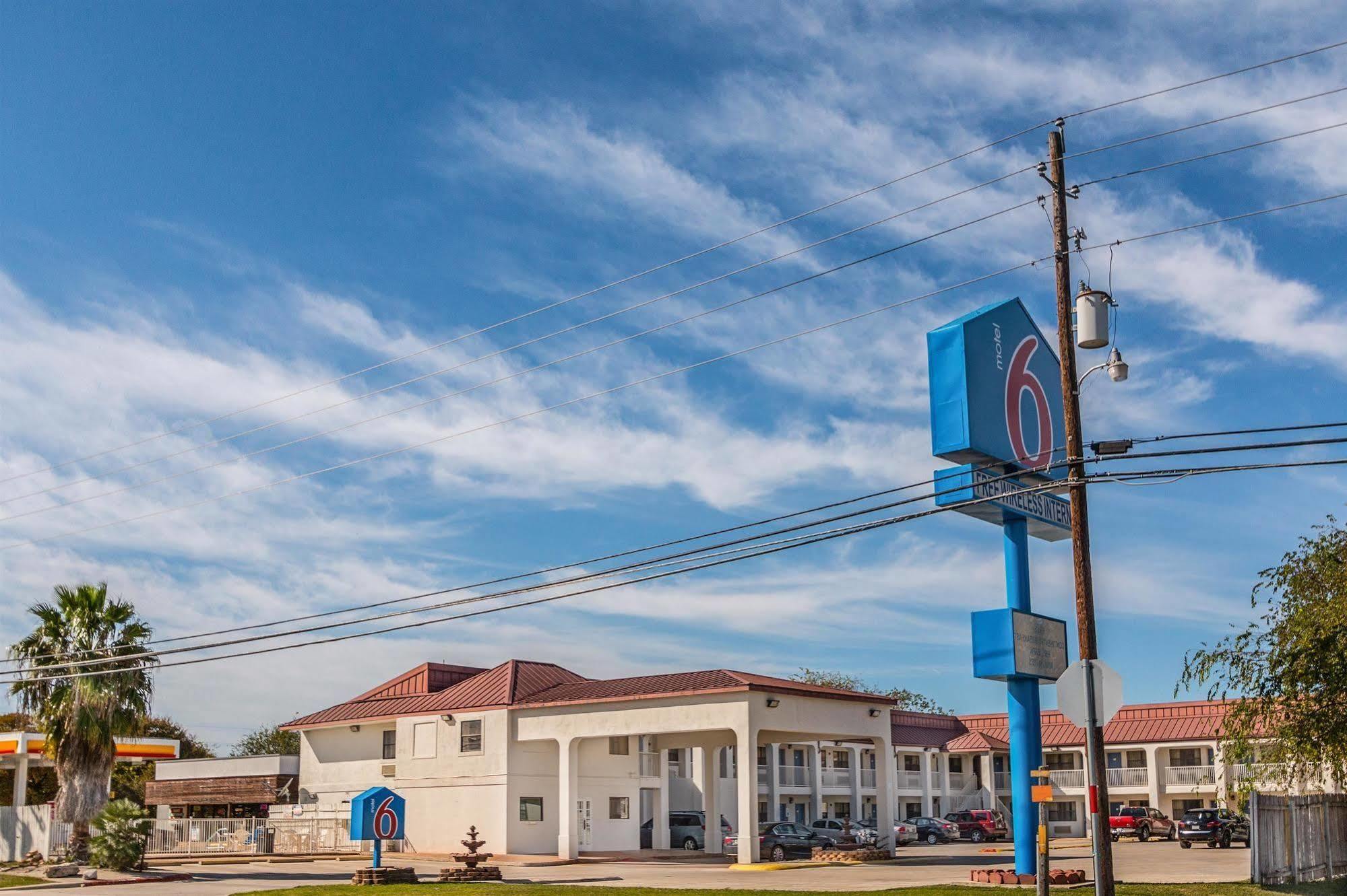 Motel 6-San Marcos, Tx - North Εξωτερικό φωτογραφία