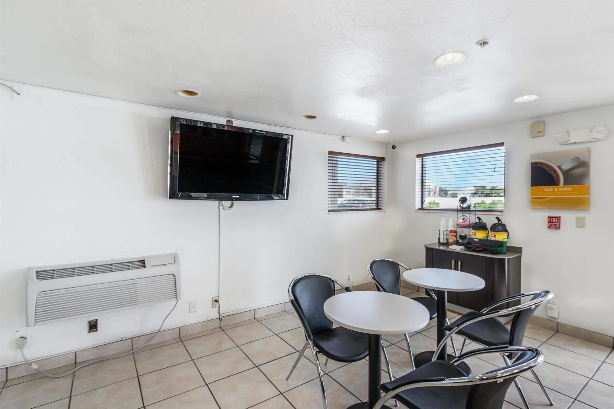 Motel 6-San Marcos, Tx - North Εξωτερικό φωτογραφία