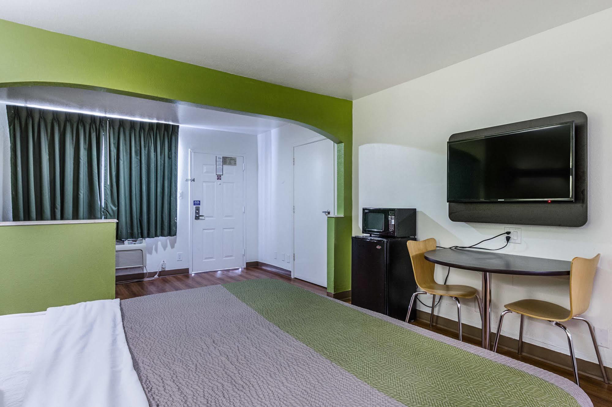 Motel 6-San Marcos, Tx - North Εξωτερικό φωτογραφία
