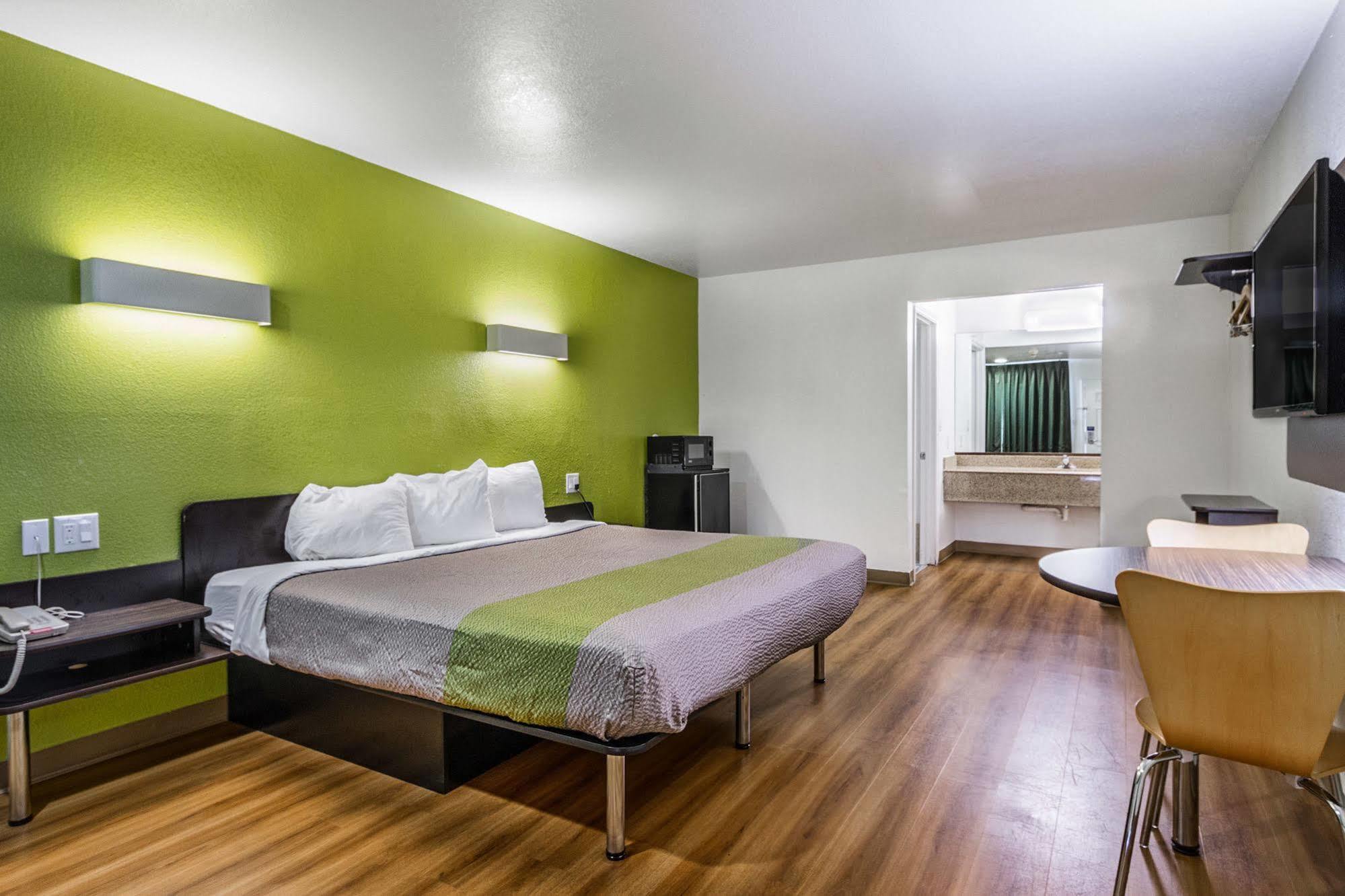 Motel 6-San Marcos, Tx - North Εξωτερικό φωτογραφία